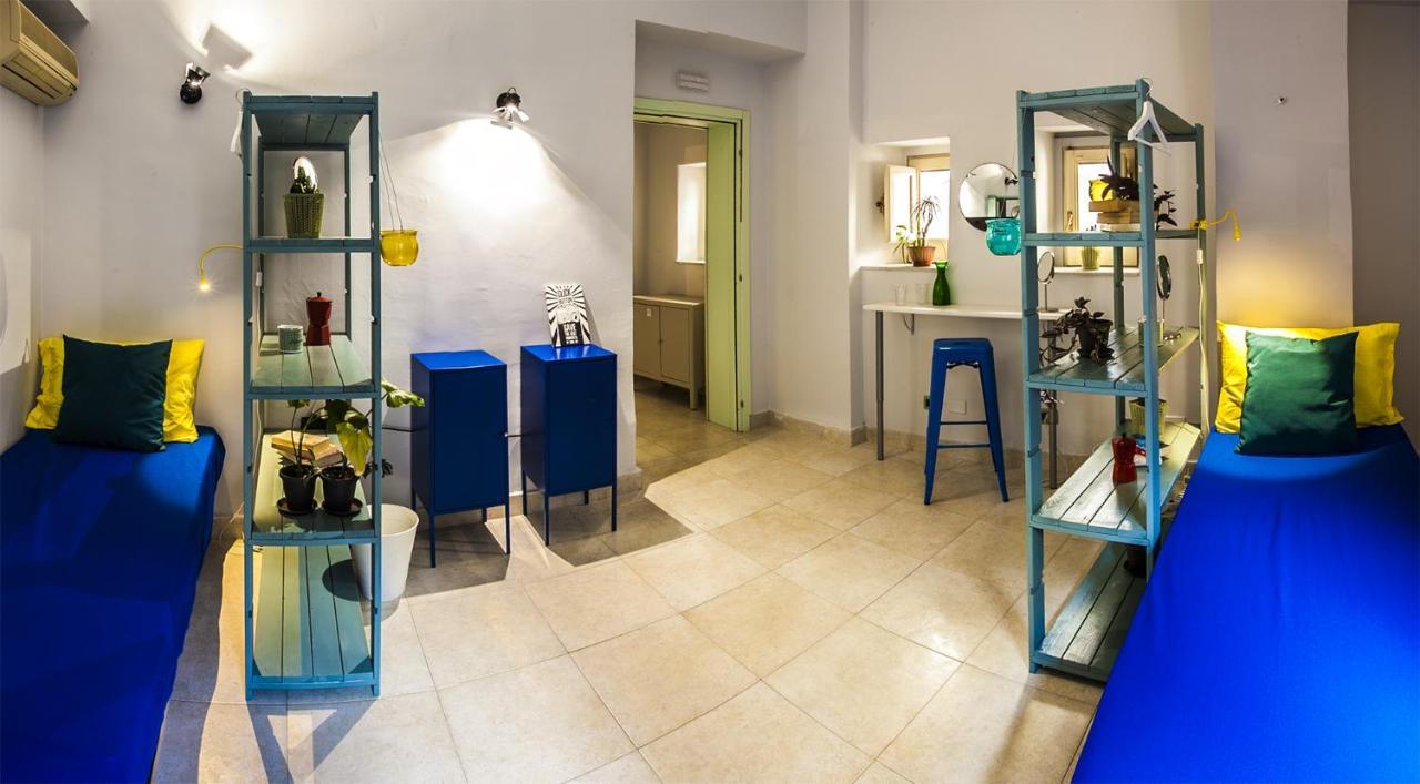 Degli Elefanti Hostal
