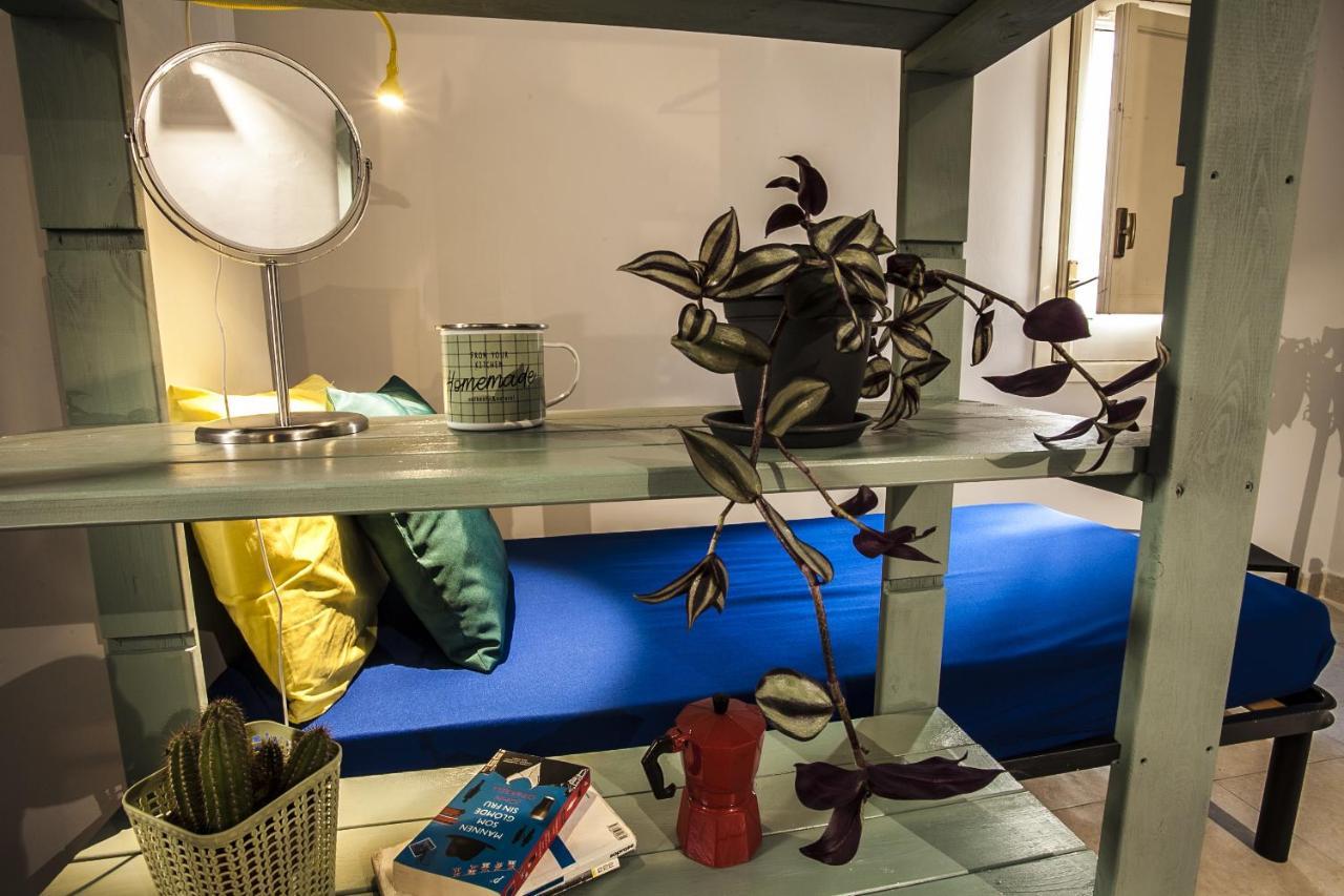 Degli Elefanti Hostal